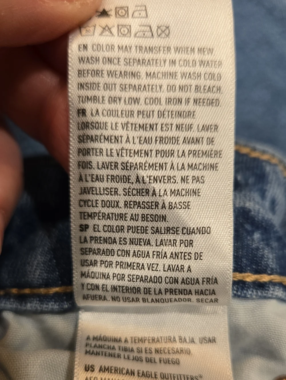 AMERICAN EAGLE HIGH-RISE BAGGY WIDE LEG JEANS. SIZE 12. MEDIUM WASH.